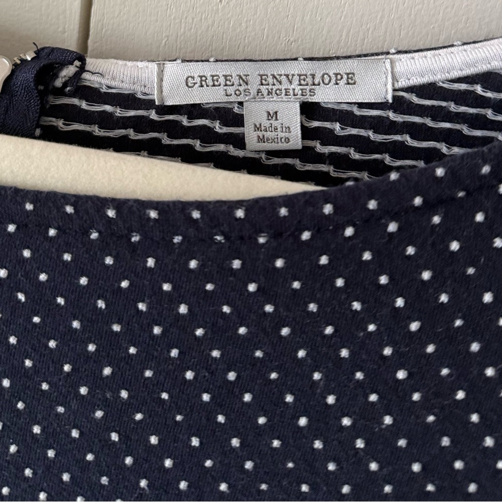 Green Envelope Navy and White Polka Dot Top w 3/4 Bell Sleeves Size M - Picture 7 of 11